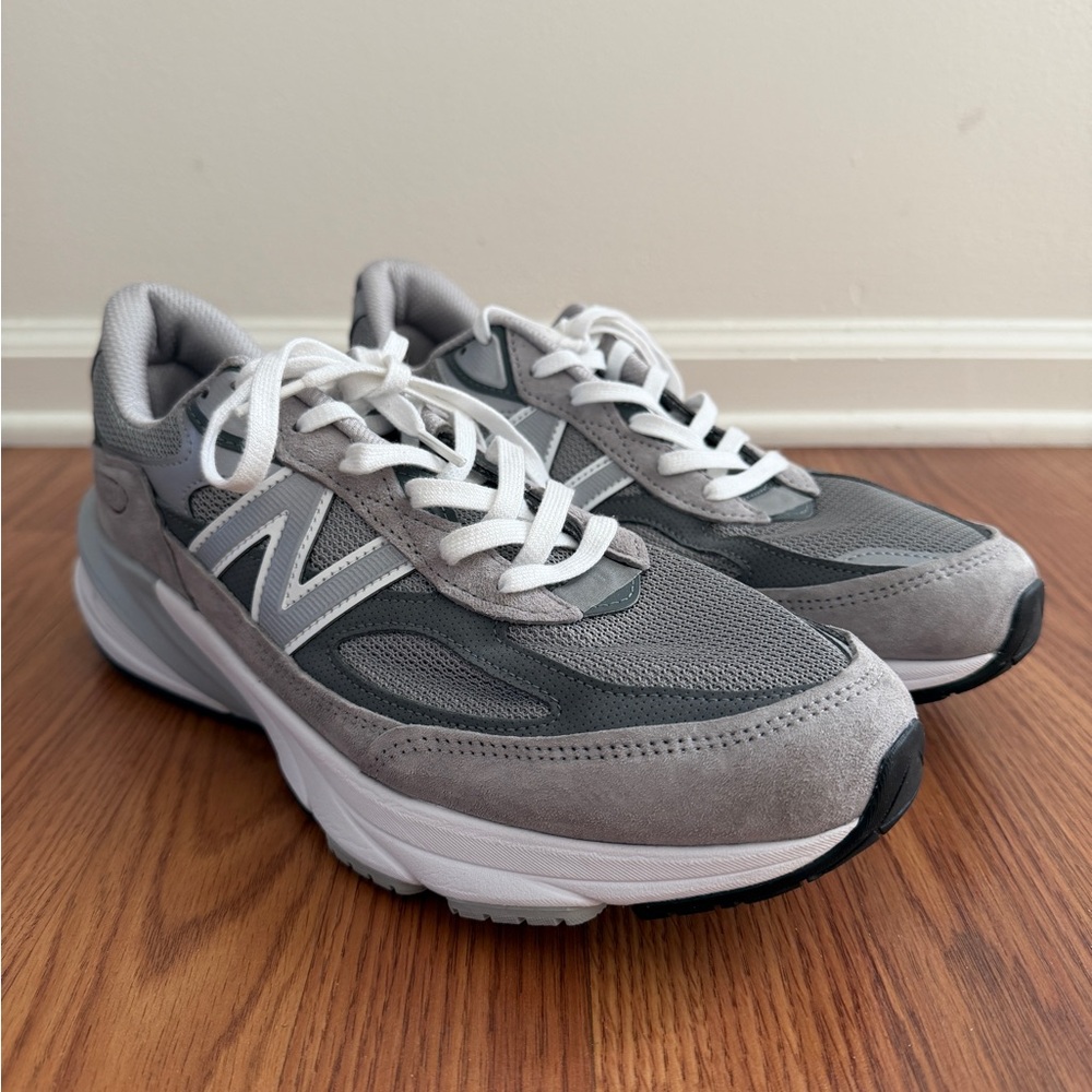 NEW BALANCE 990 v6